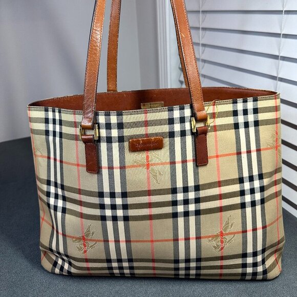 🎀 BURBERRY CANVAS TOTE - CLASSIC PLAID BEIGE 🎀 - Picture 3 of 10